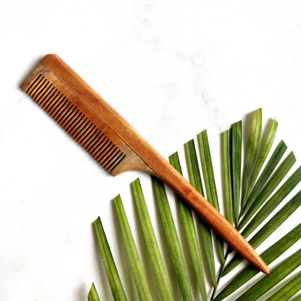 Tail Neem Wood Comb